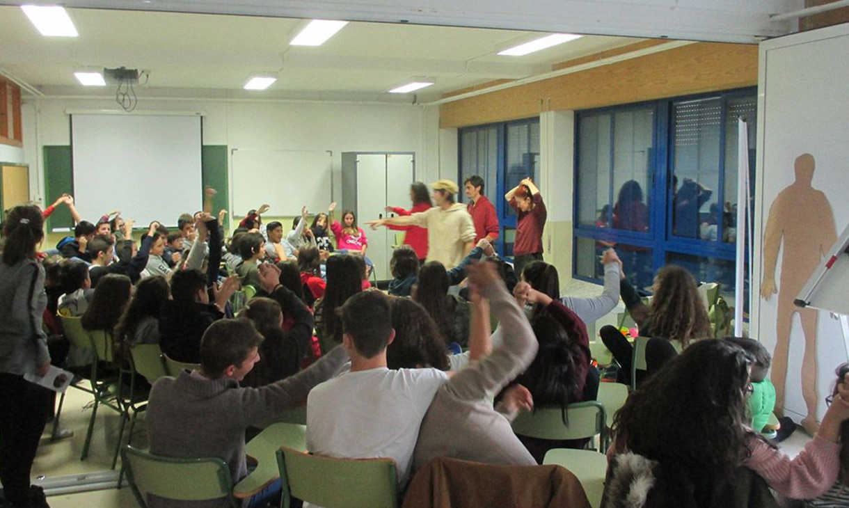 Yo, Vosotros y Ella vuelve a los Institutos